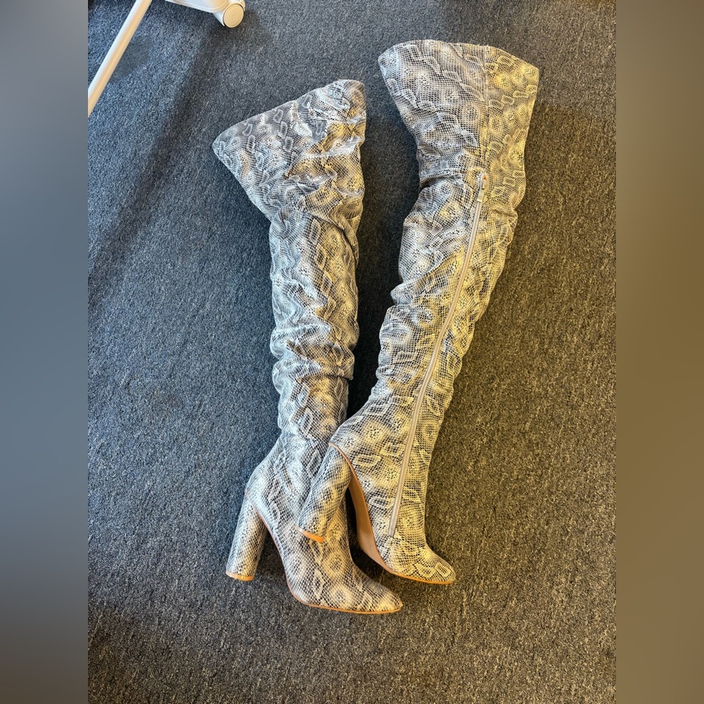 Over-the-Knee Faux Snakeskin Block Heel Boots - Gray